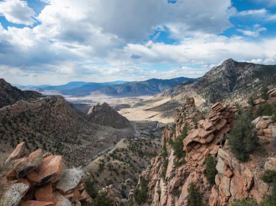 A beautiful mountainous scene